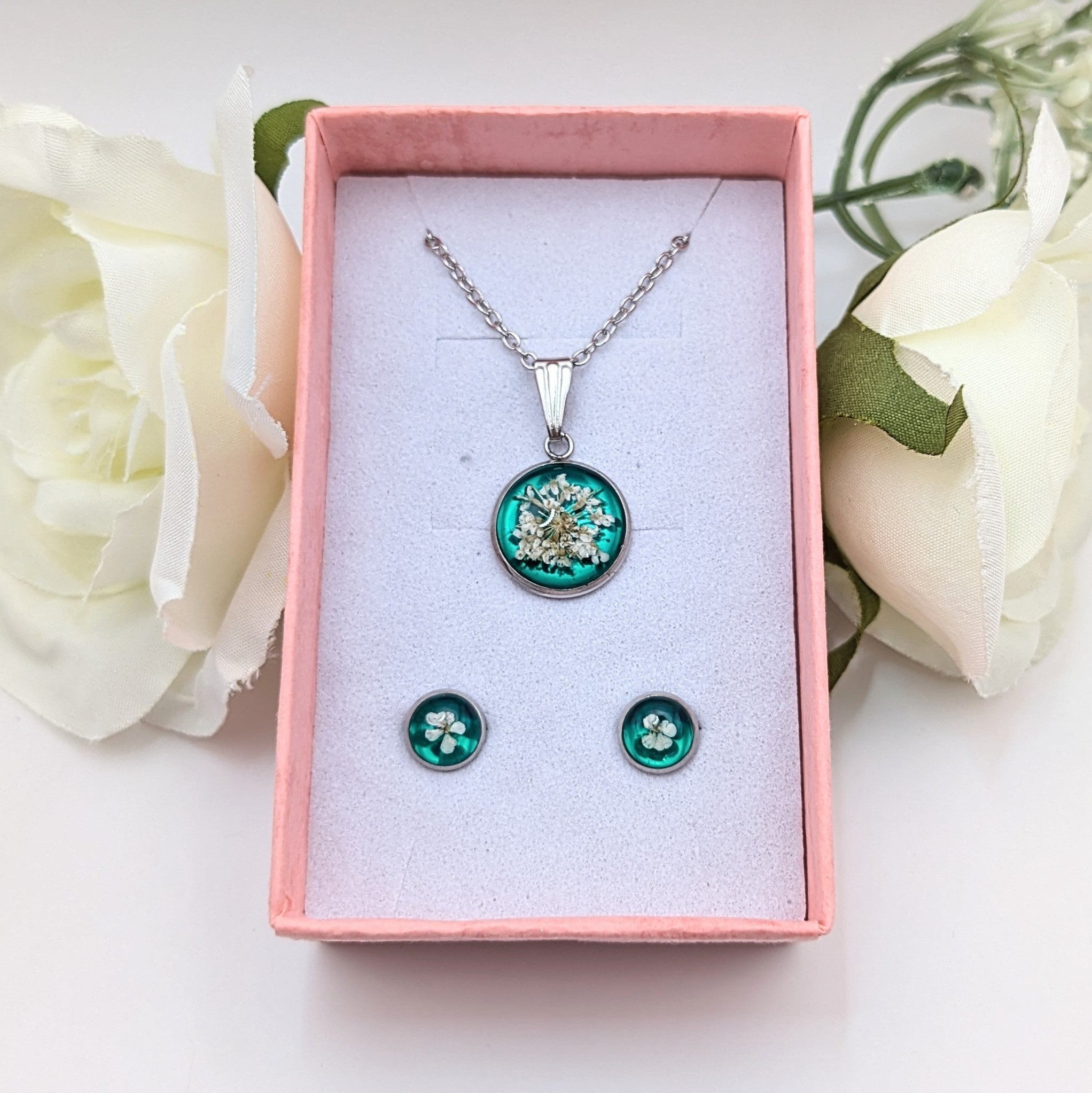 Queen Anne lace necklace and earrings set