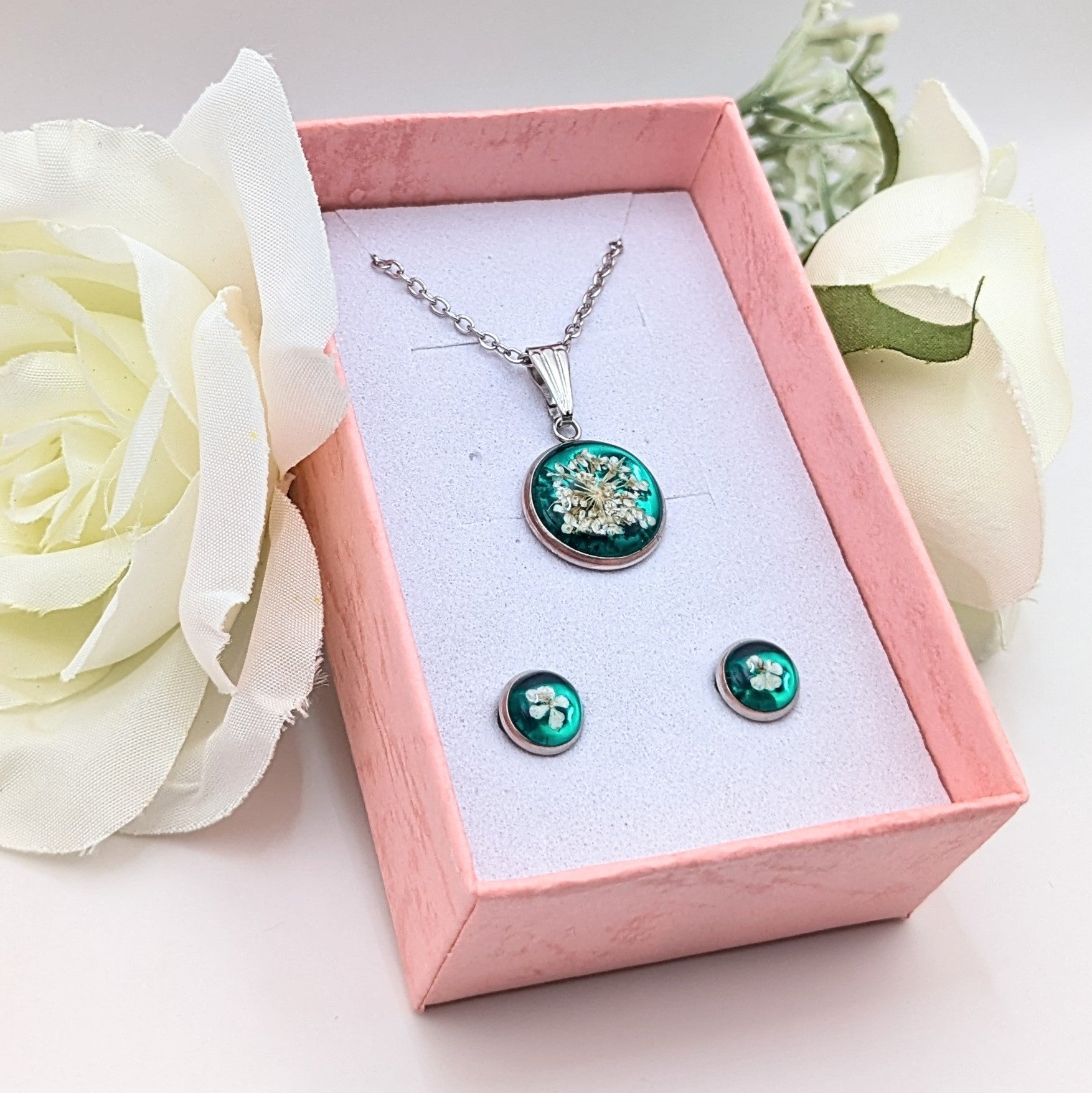 Queen Anne lace necklace and earrings set