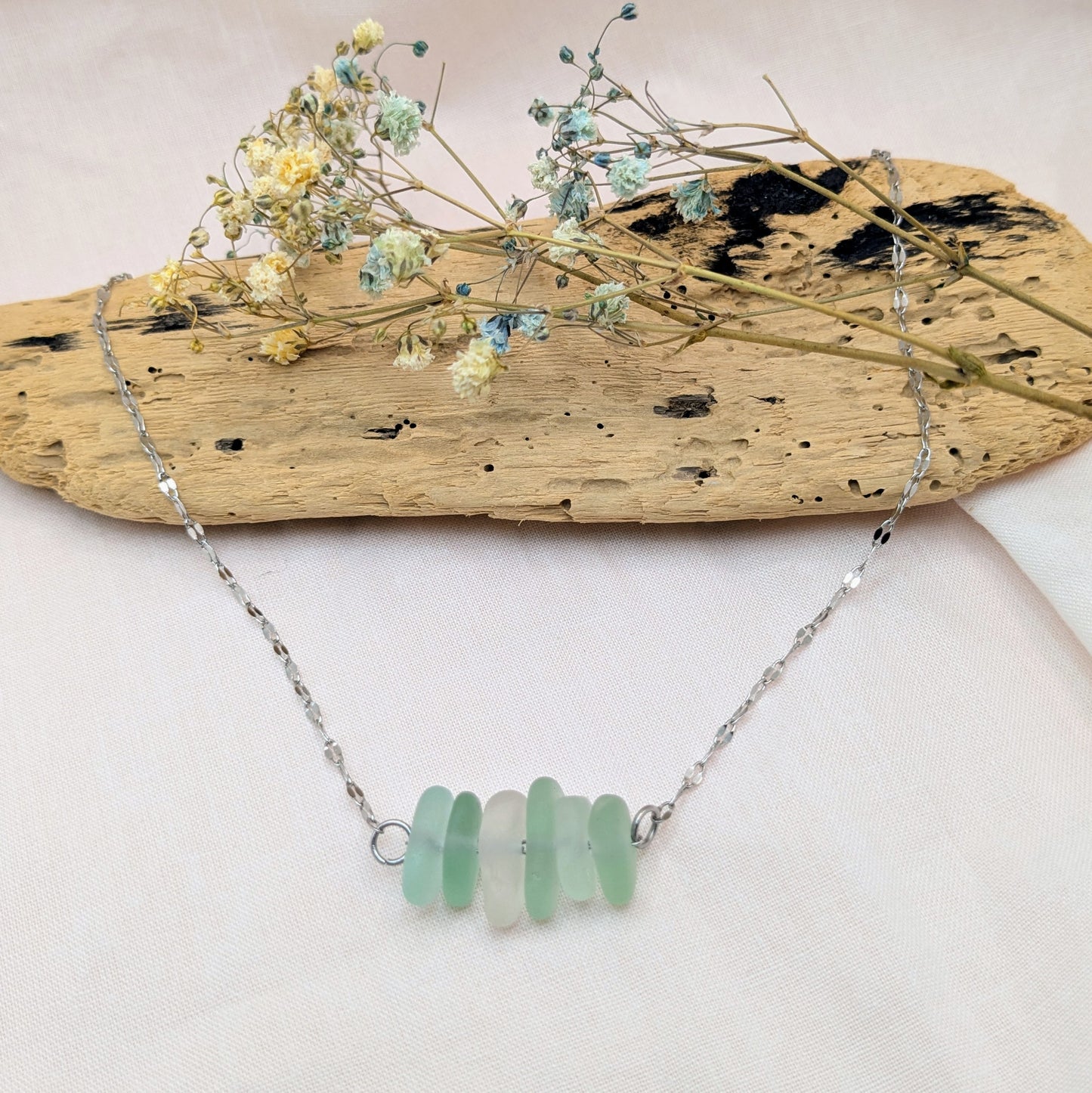 Sea foam sideways stack necklace (silver)