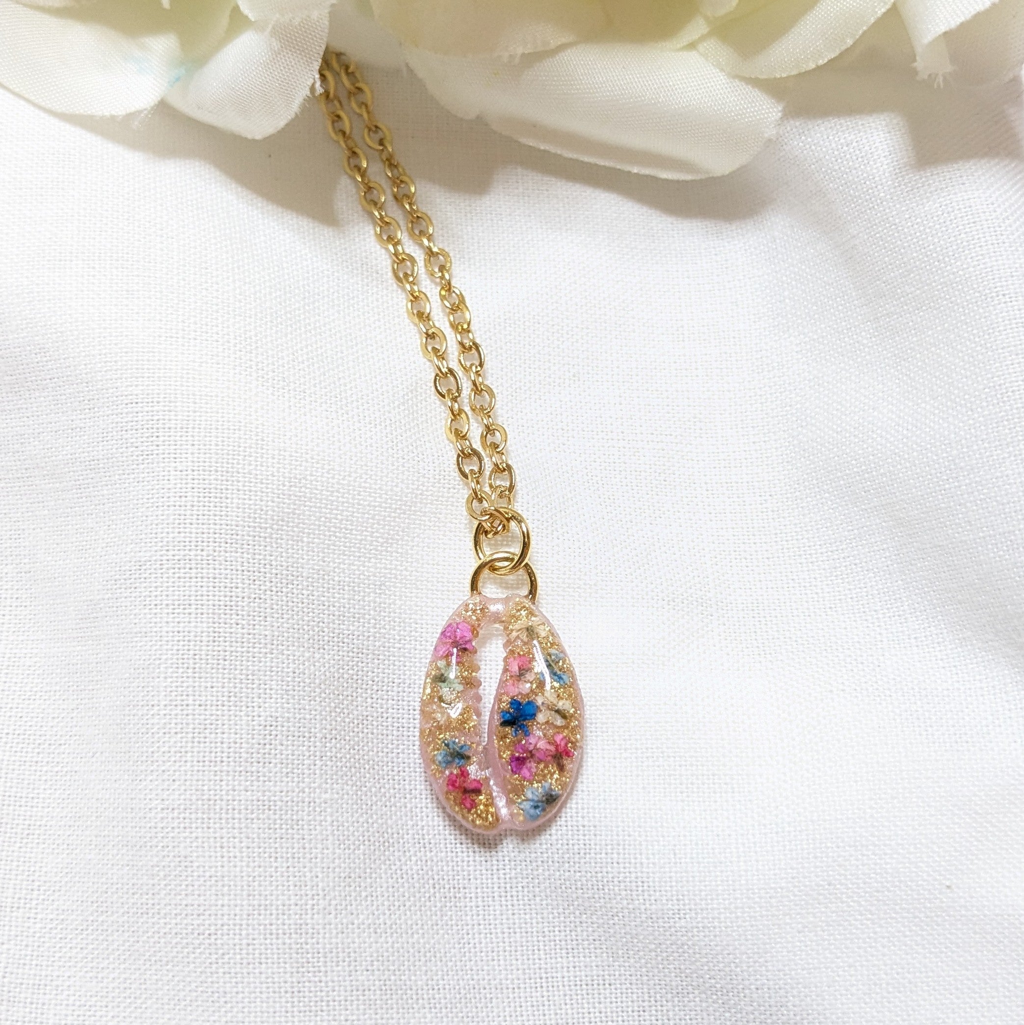 Cowrie shell flower necklace