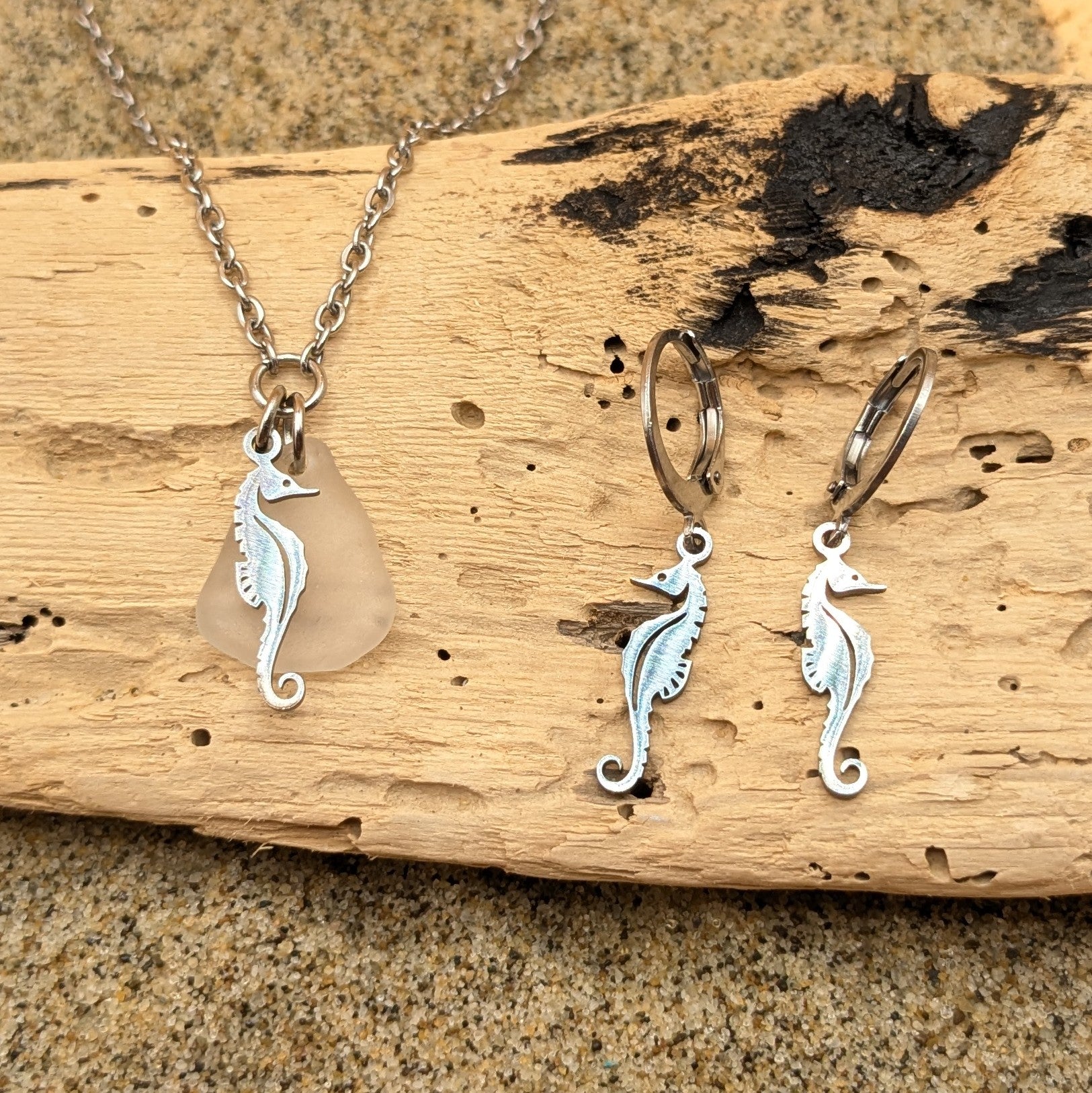 Seahorse kisses necklace (silver)