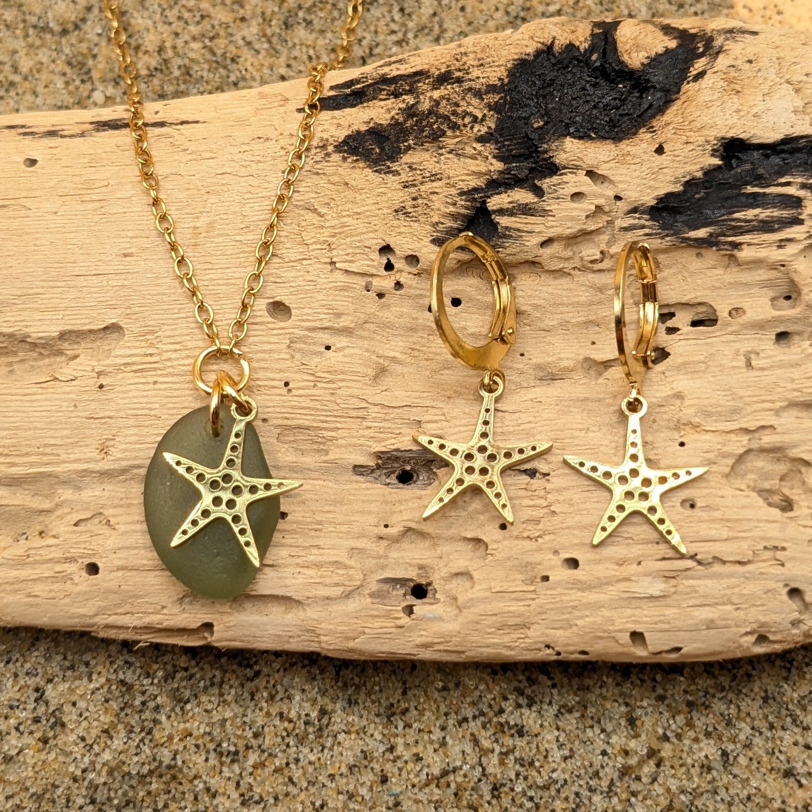 Starfish wishes huggies earrings (Gold)