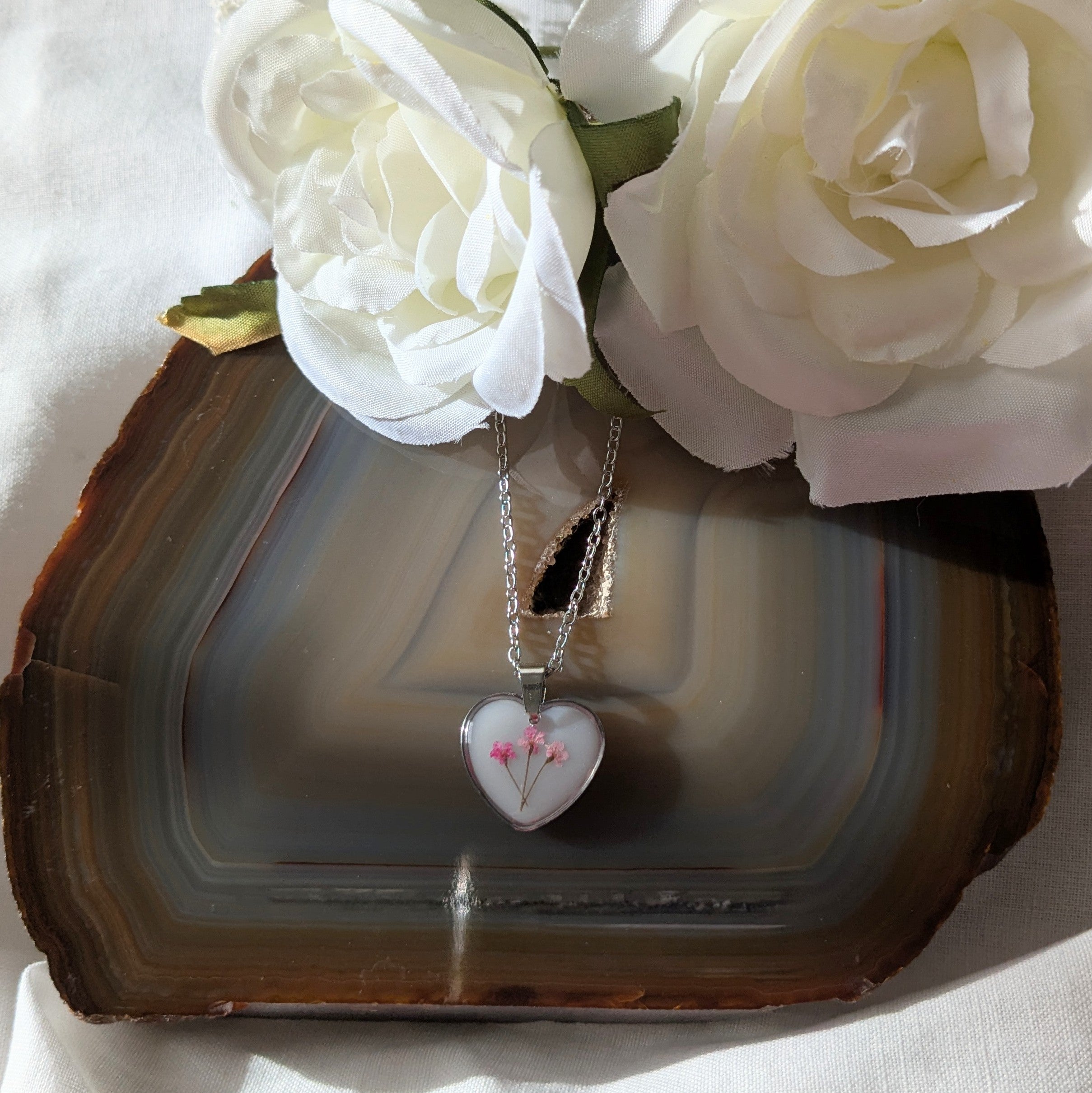 Love heart bouquet necklace (silver)