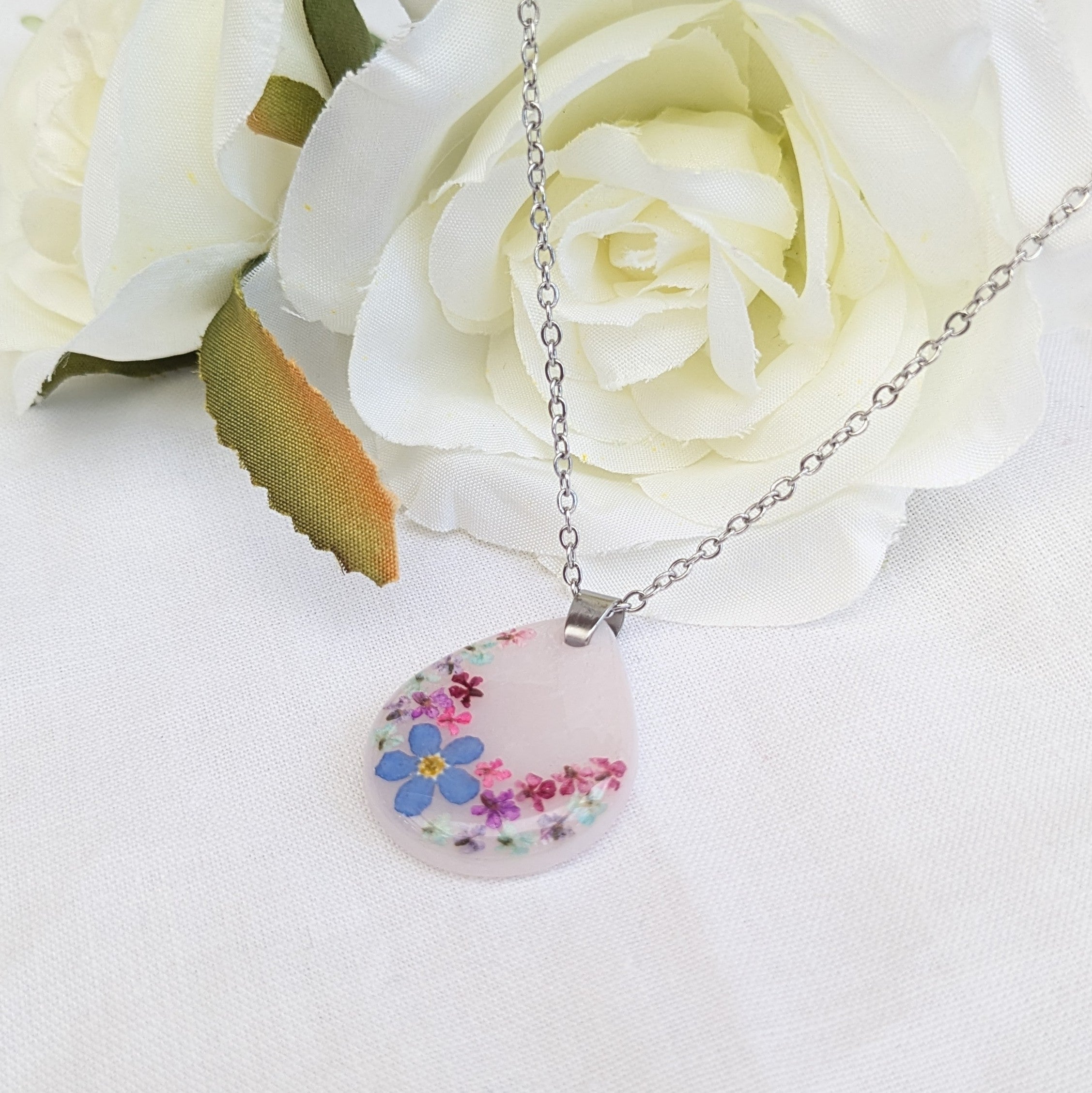 Flower power necklace