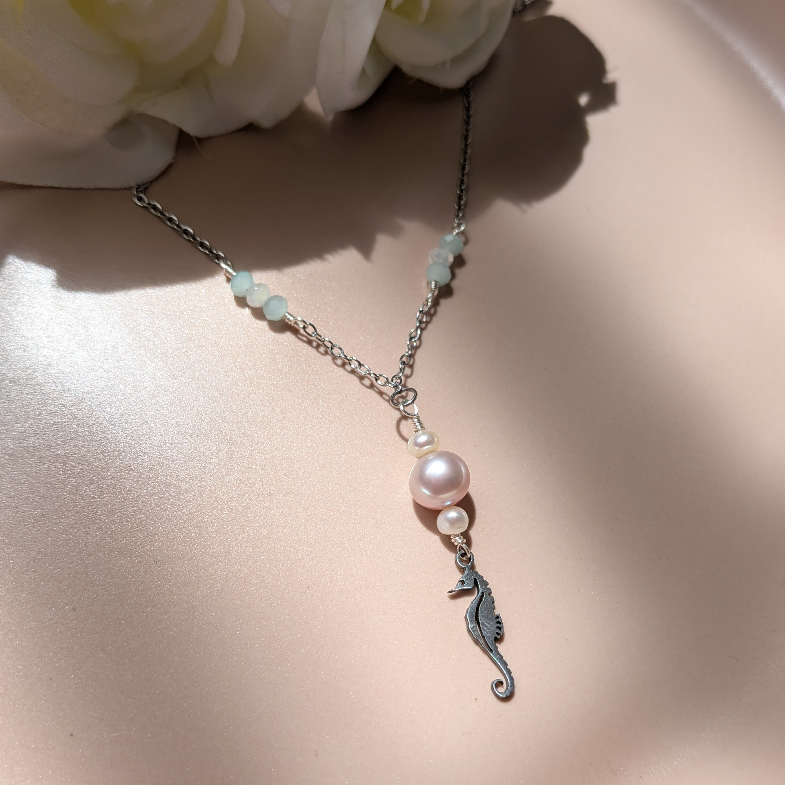 Pearly sea-mare necklace