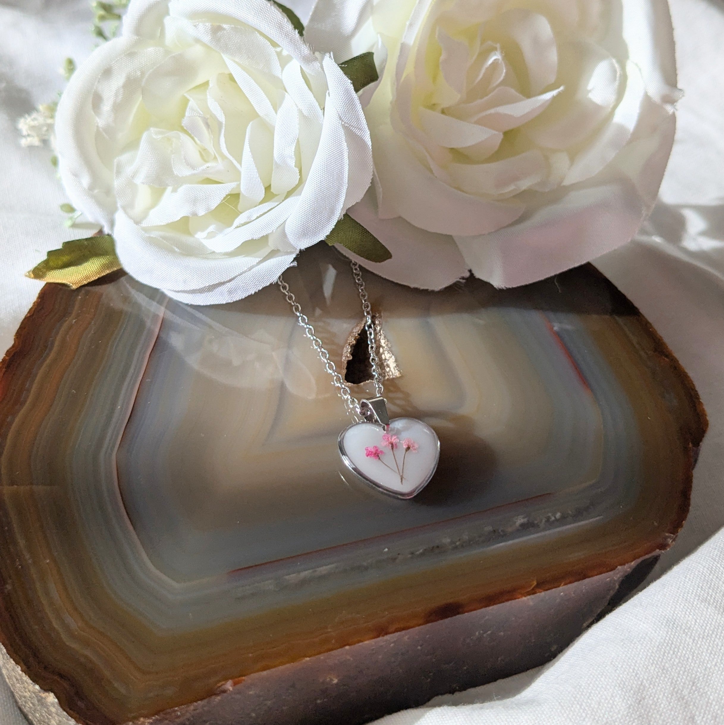 Love heart bouquet necklace (silver)