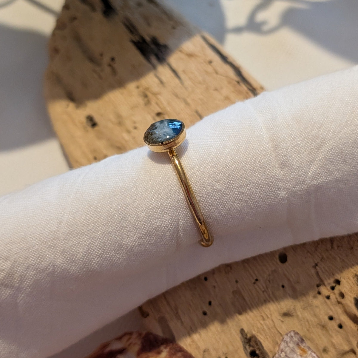 Dinky beach ring (gold)