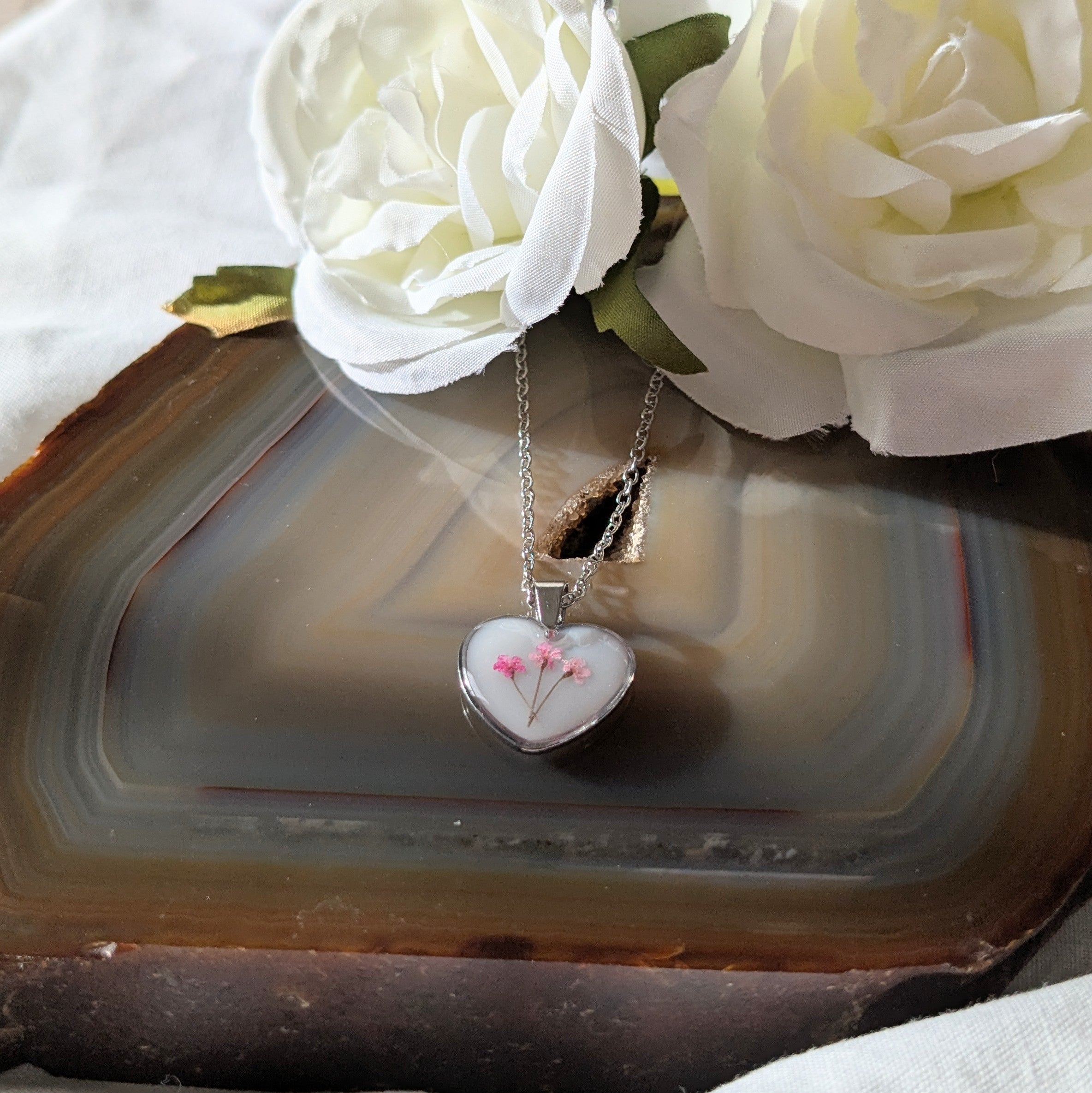 Love heart bouquet necklace (silver)