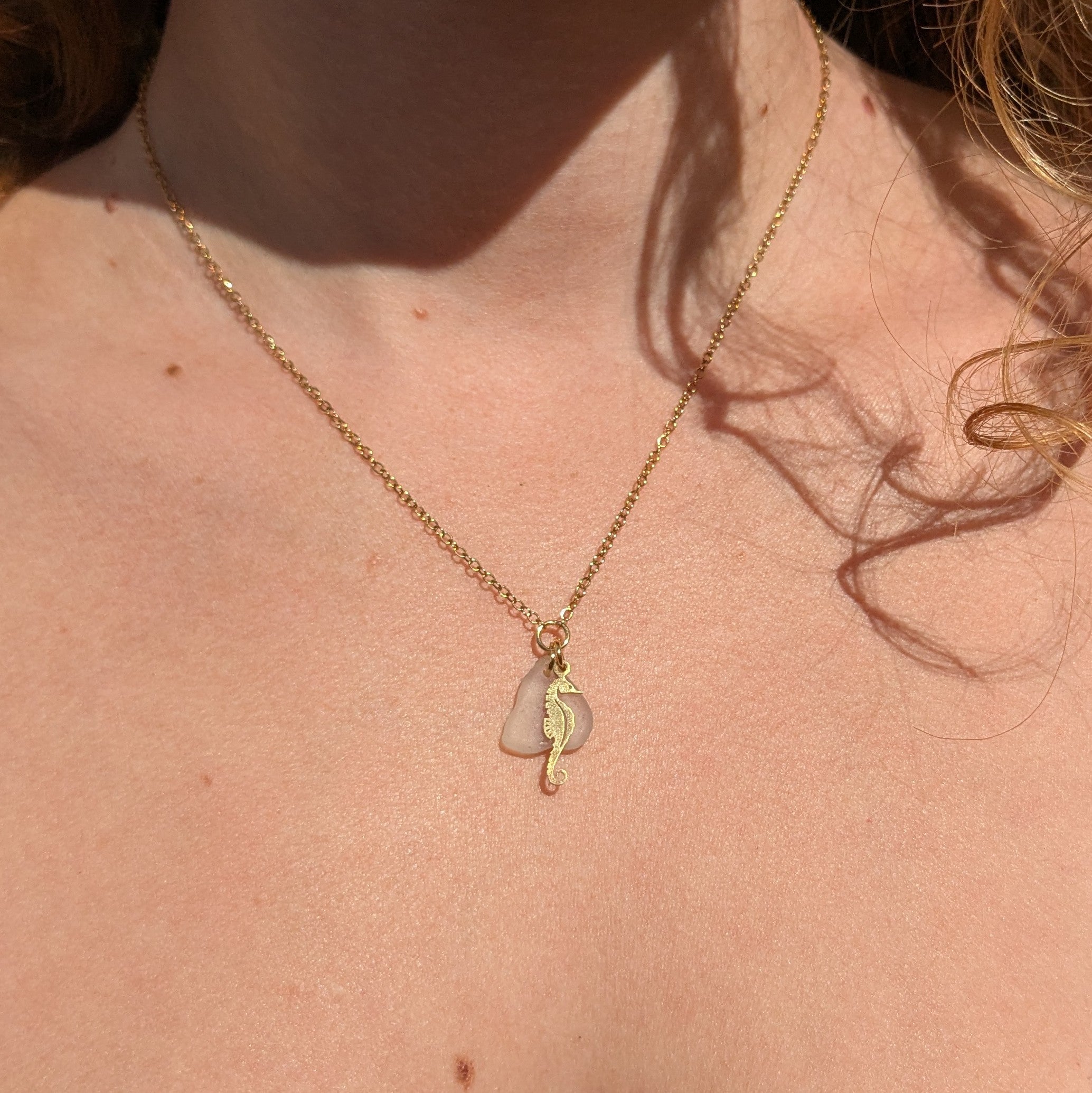 Seahorse kisses necklace (Gold)