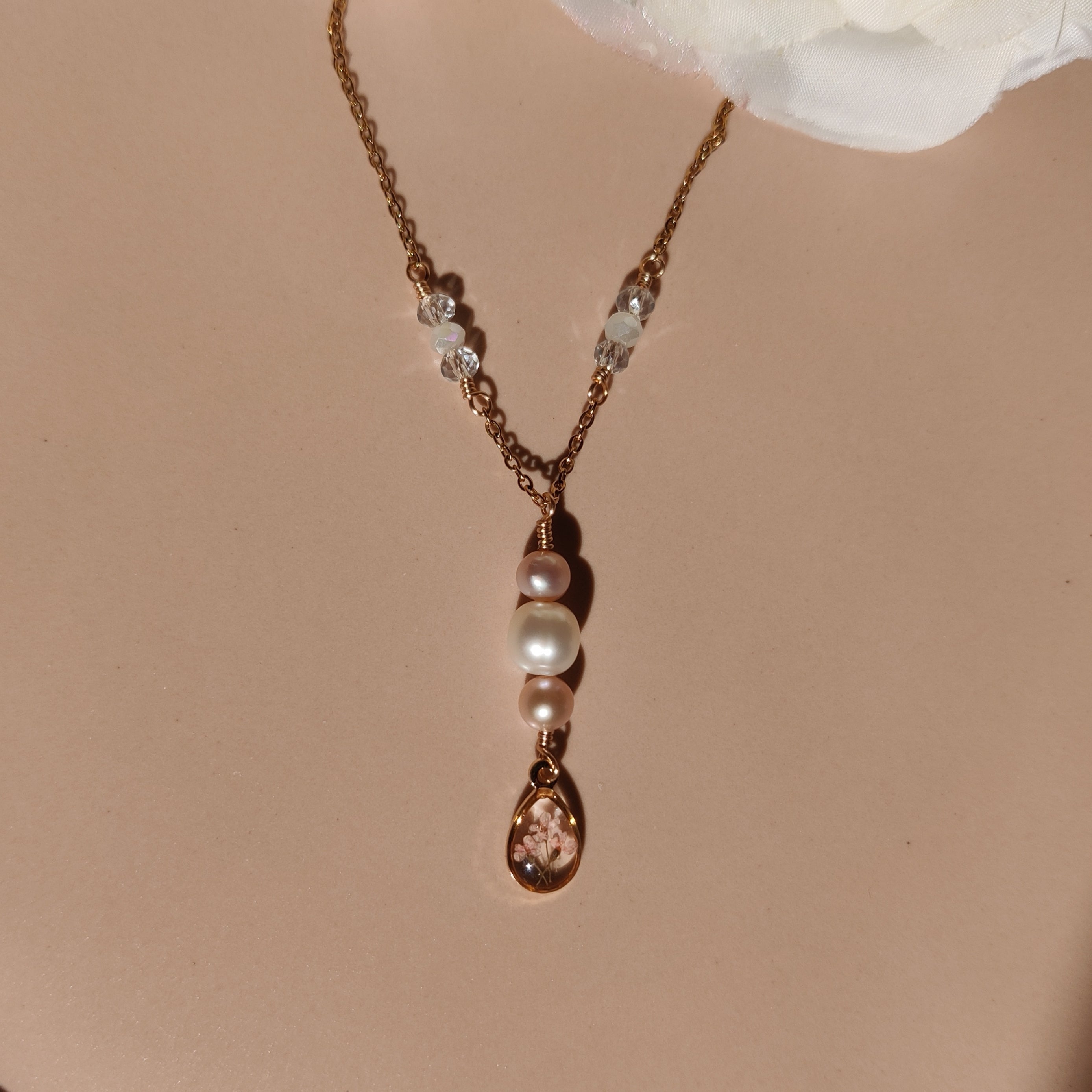 Pearly girl necklace