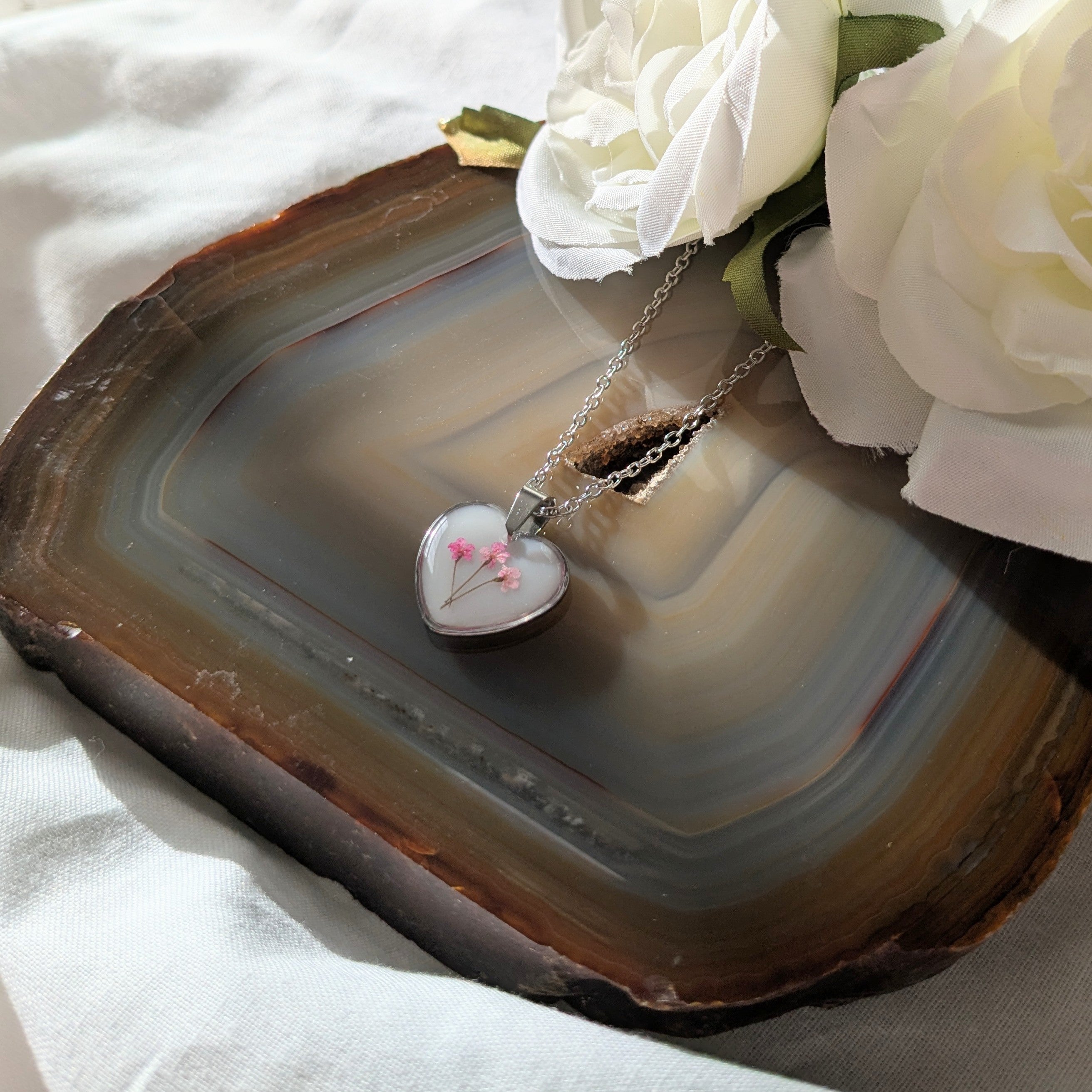 Love heart bouquet necklace (silver)